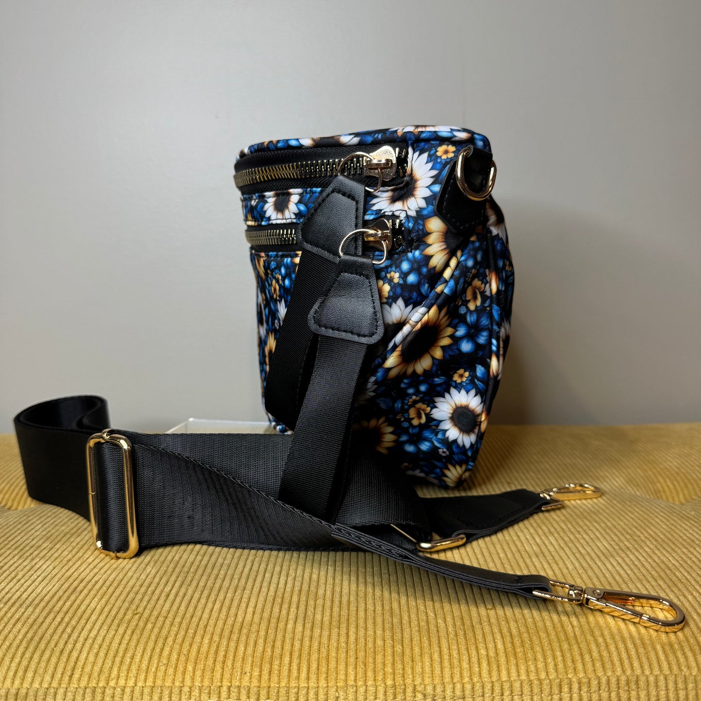 The Roni Nylon Crossbody - Blue Sunflower
