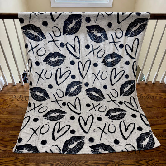 Blanket - XO Heart Lips